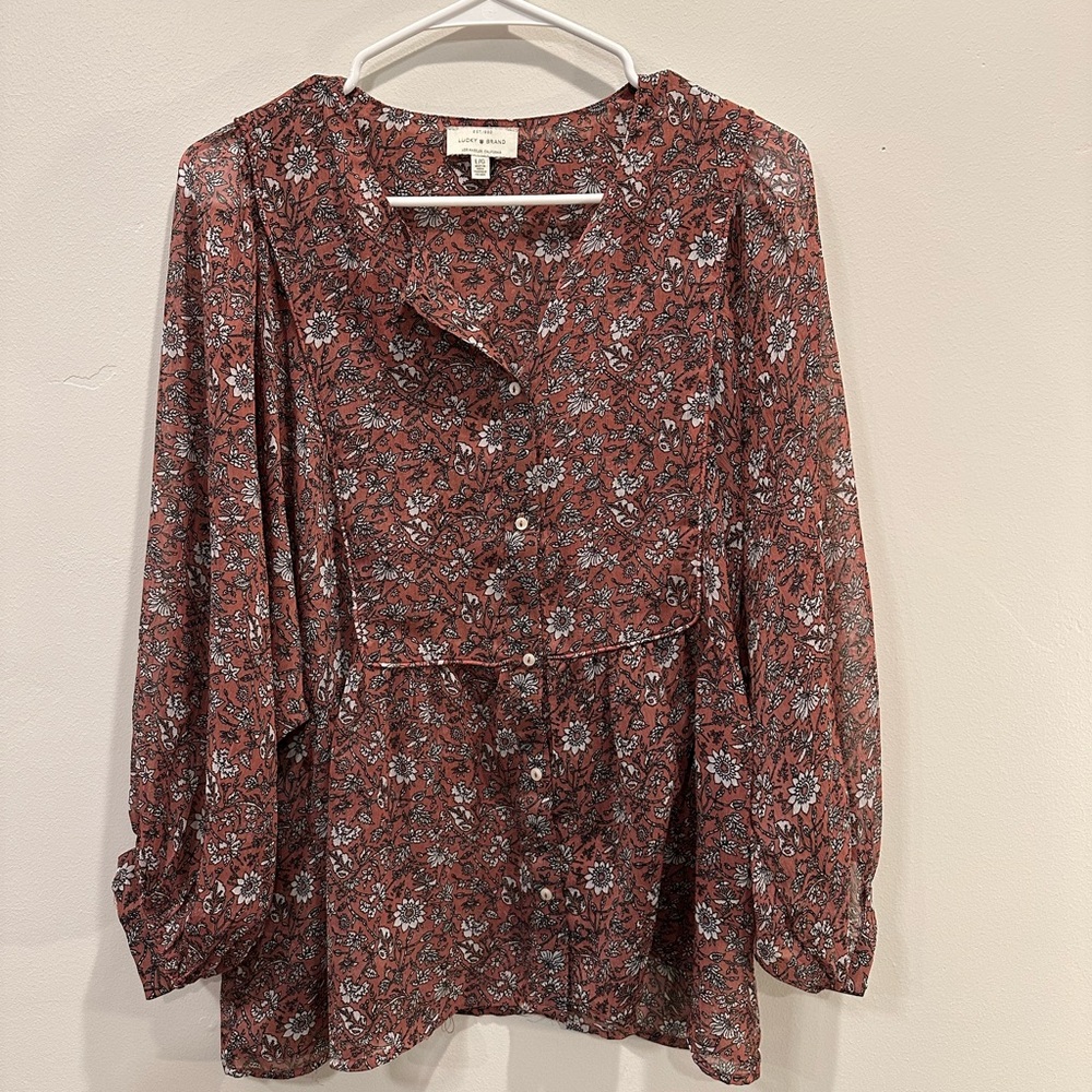 Lucky brand. Floral Patterned blouse. Size L.